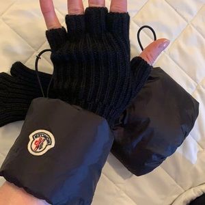 Moncler mittens